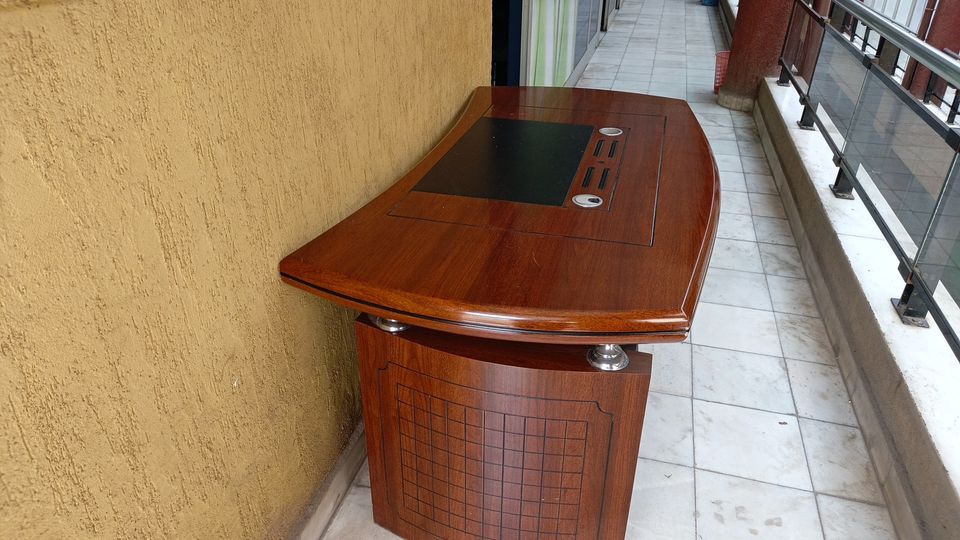 ADDIS ABABA: Used Office Furniture