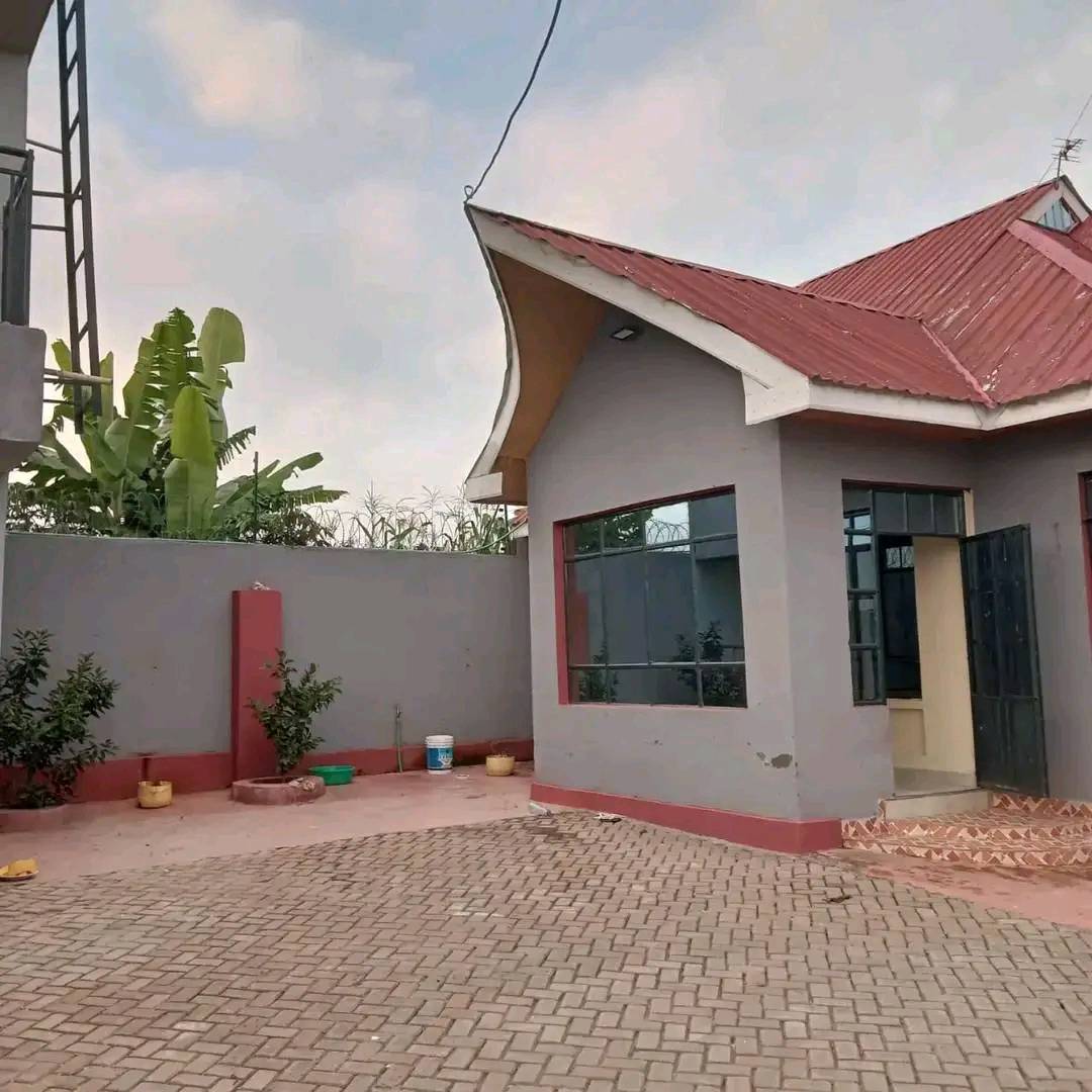 NAIROBI: BEDROOM HOUSE AVAILABLE