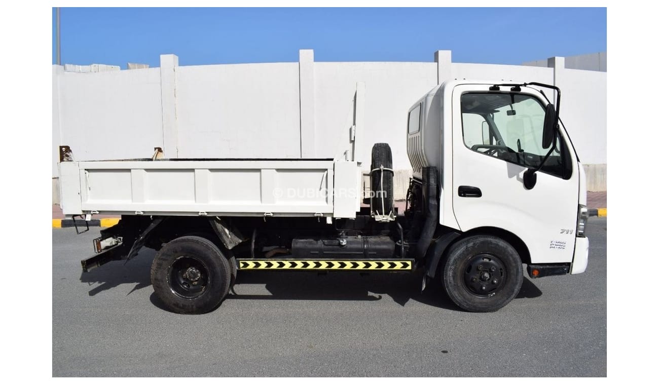 DUBAI: Hino 300 Hino 711 dumper, model:2015. Excellent condition